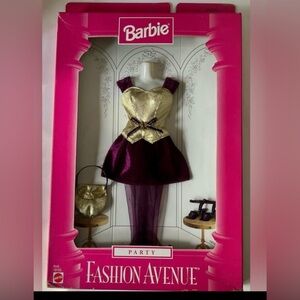 NIB VTG Barbie Fashion Avenue Collection with Purple and Gold  Outfits Box Flaws